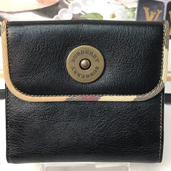 BURBERRY Signature Nova Check Trim Bifold Wallet ๐๐ฅ - Picture 1 of 17